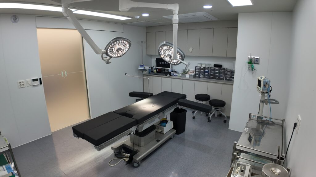 English-Speaking Urologist in Gangnam, Seoul, Korea consulting with a foreign patient